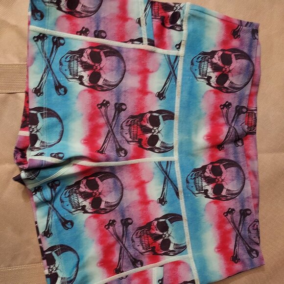 Constantly Varied Gear CVG Medium 2.5 inch shorts Tie Dye Skulls - Picture 2 of 5